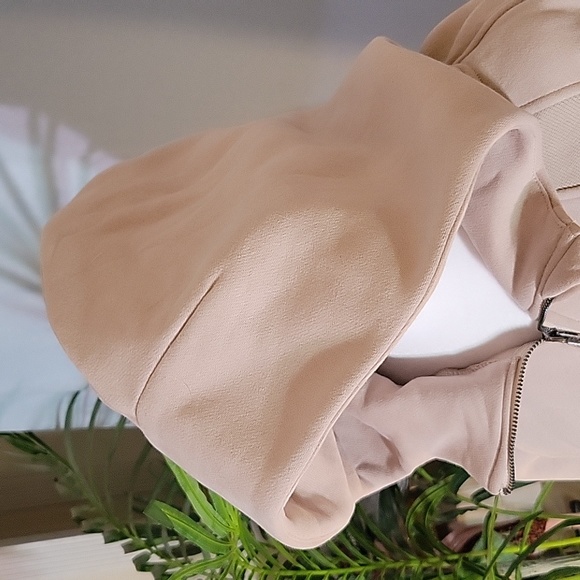 NWOT Pullover Hoodie Sweatshirt - Picture 6 of 11